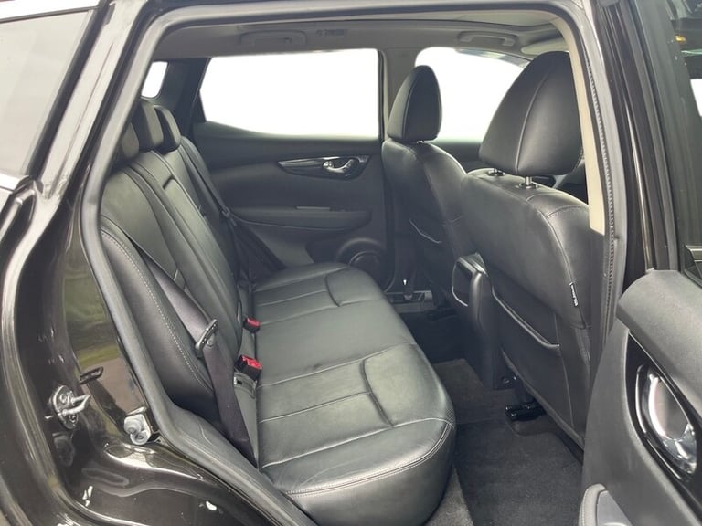 2015 Nissan Qashqai DIG-T Tekna SUV Petrol Manual