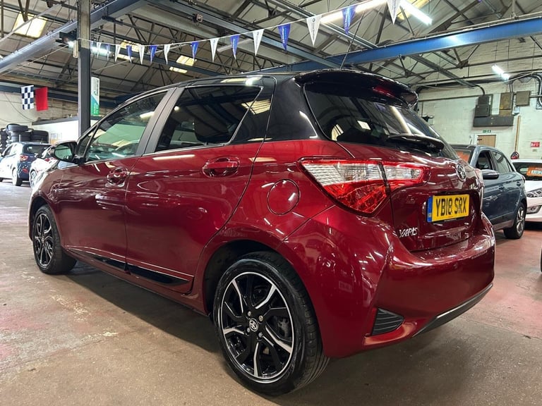 2018 Toyota Yaris 1.5 VVT-i Grey Bi-Tone Euro 6 5dr HATCHBACK Petrol Manual