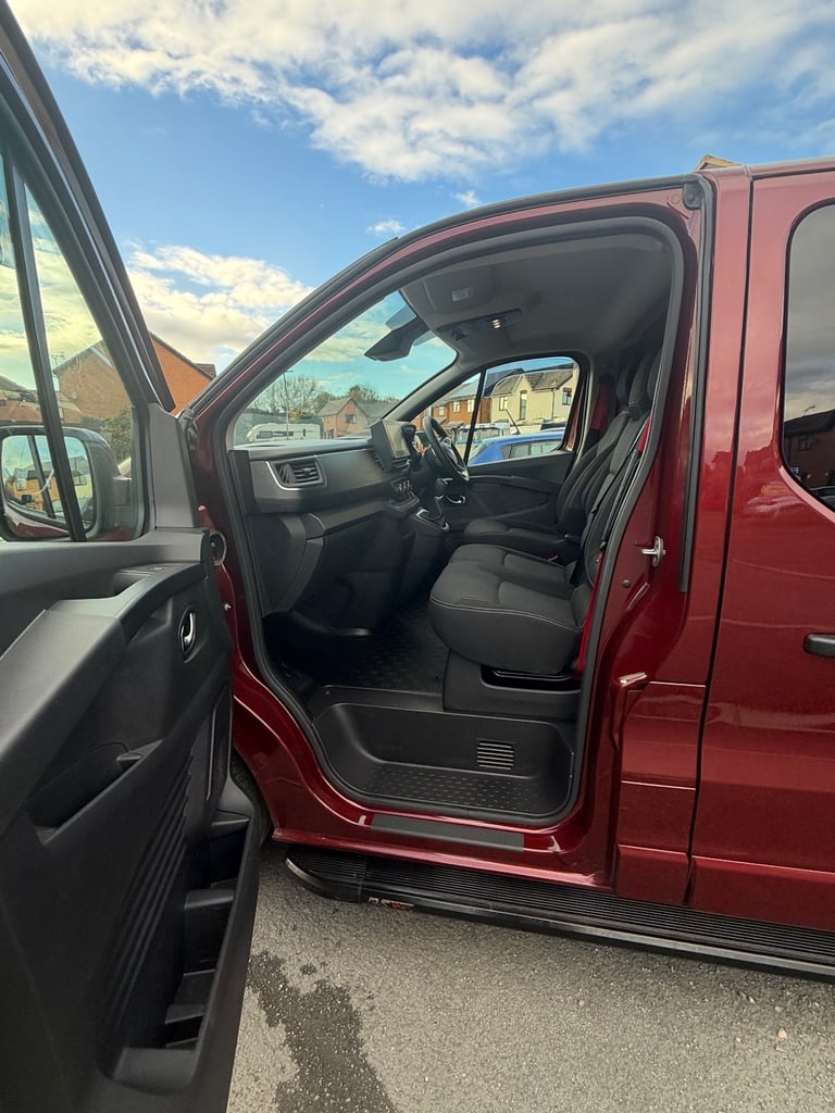 Renault Trucks Trafic , Exclusive Red edition Model 150 psi Automatic 