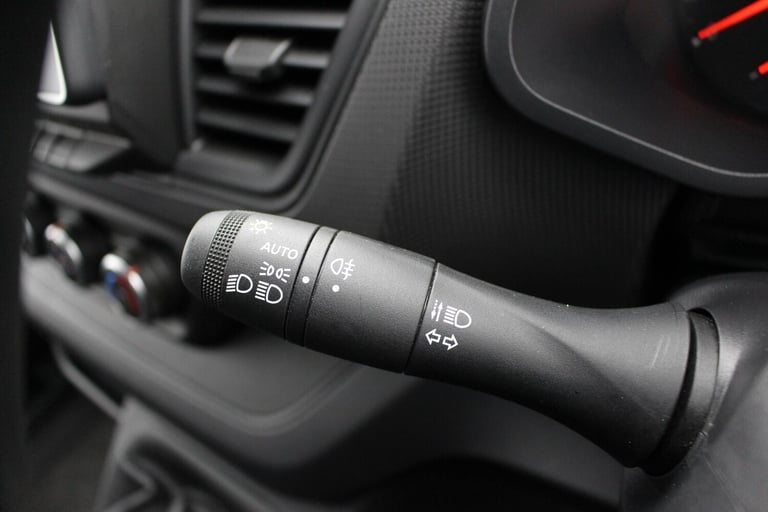 2024 Renault Trafic 2.0Dci Advance LL30 Blue Van Diesel Manual