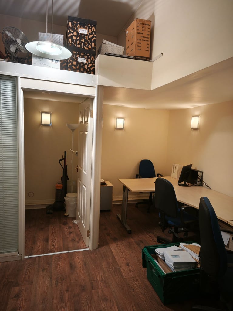 Shop to let Jordanhill 