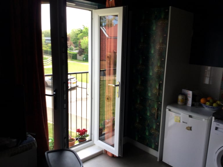 FFF Farnham to swap for London or Brighton , Guildford