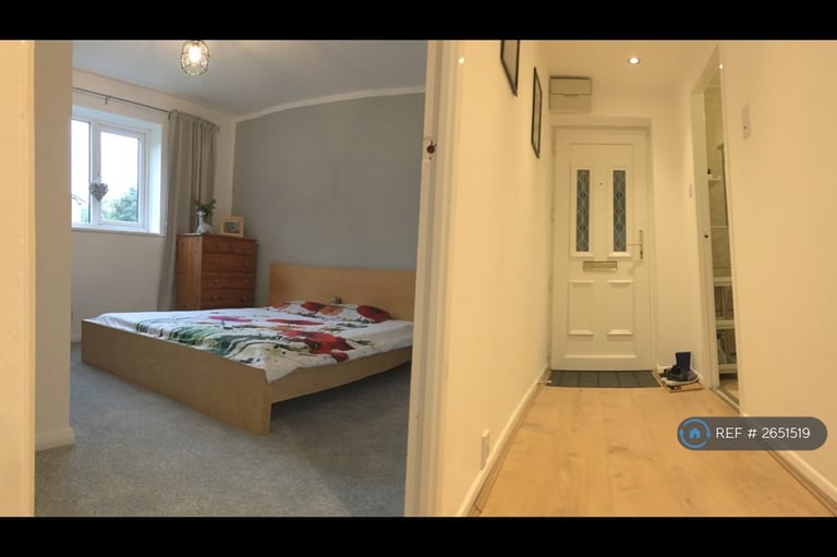 2 bedroom flat in Park Grange Croft, Sheffield, S2 (2 bed) (#2651519)