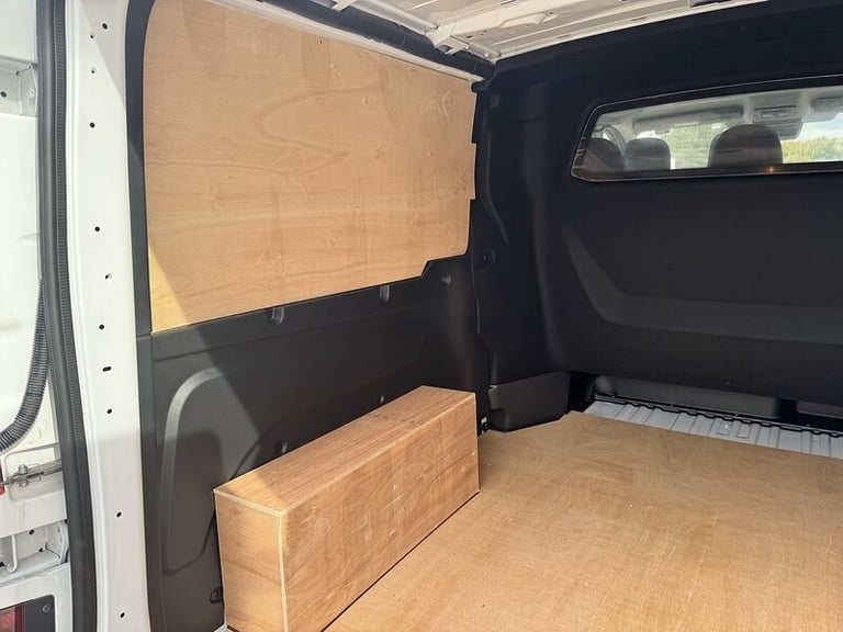 2025 Renault Trafic 130ps LL30 130 Advance 6 Seat with Air Con, Cruise, Rear Sensors &amp; Delive...