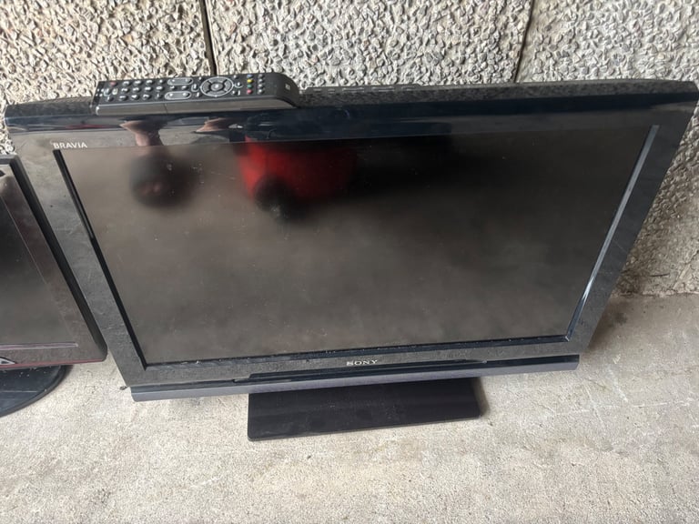 3 x LCD HD TV ISIS 22” SAMSUNG 26” SONY 32” - ALL 3 HAVE HDMI PORTS & BUILT IN FreeView