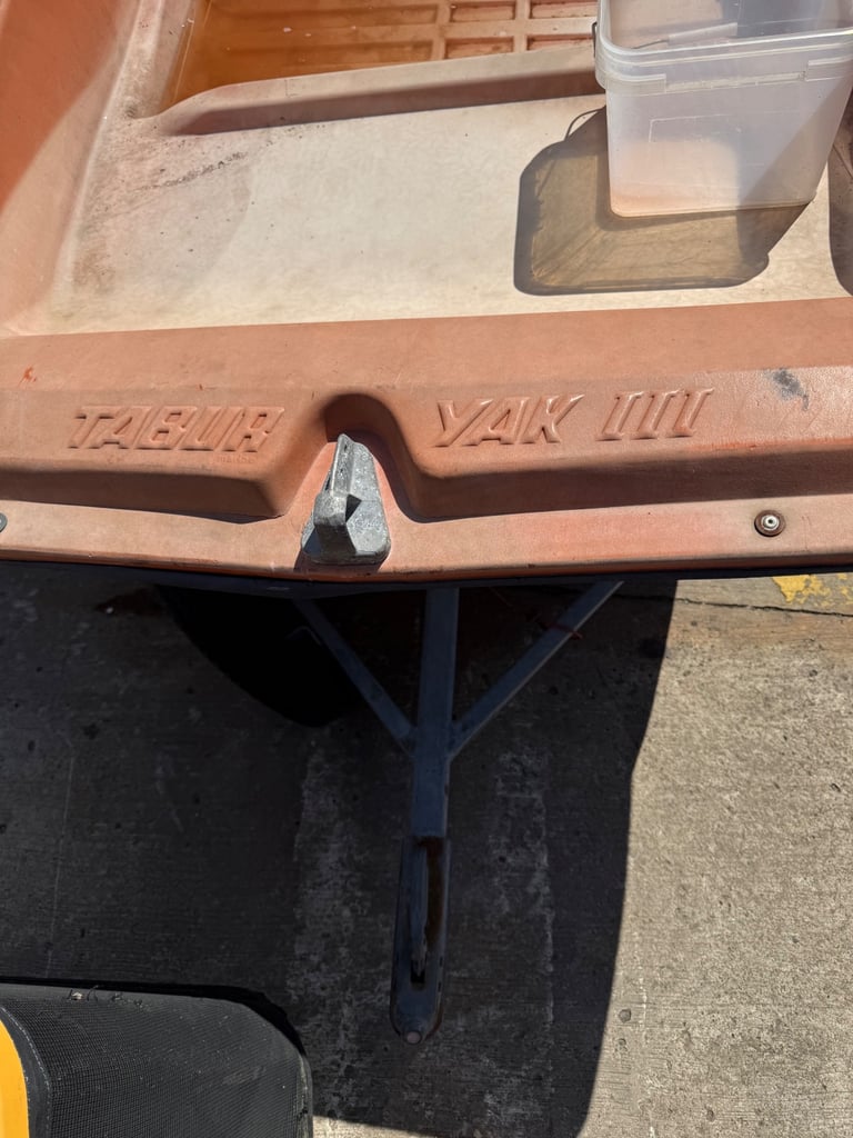 Tabur Yak 111 boat and trailer 