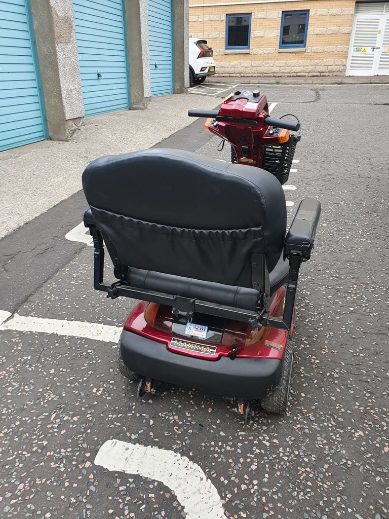 Larger mobility scooter good condition can deliver 