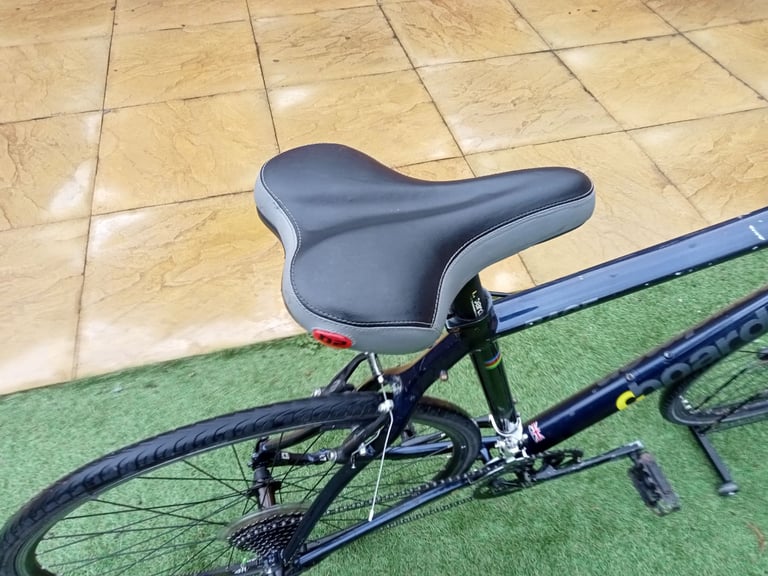 Boardman Aluminium Hybrid Bike.