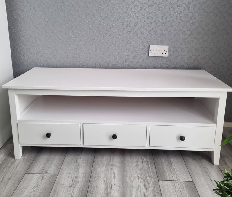 Tv table