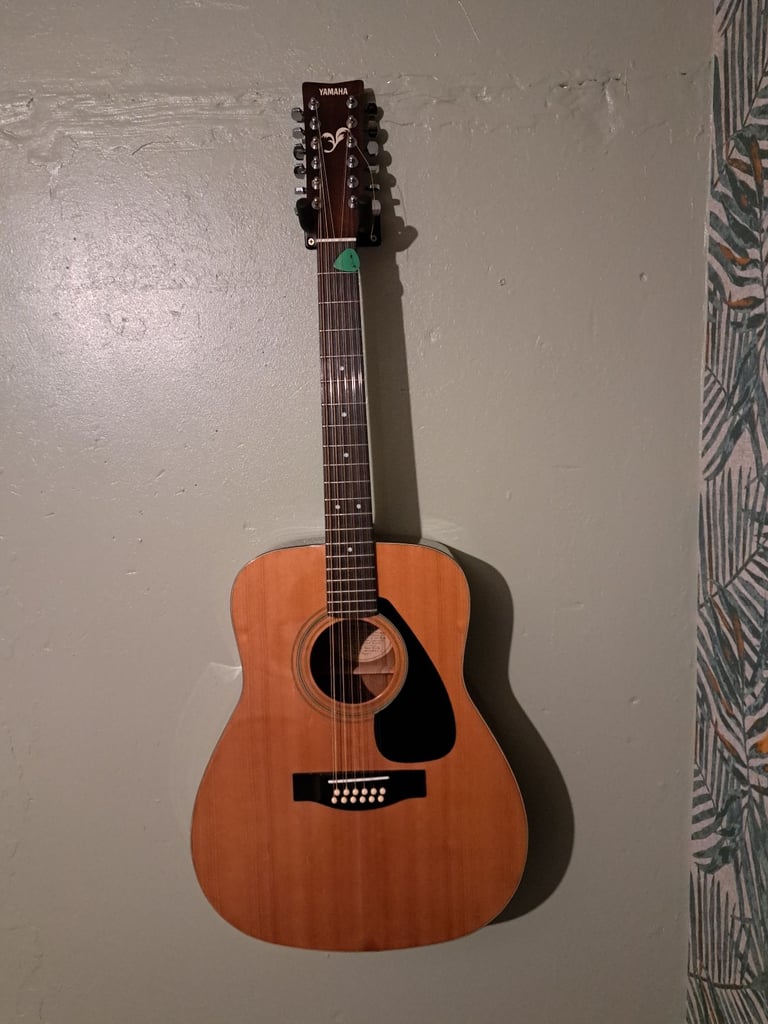 image for Yamaha 410 12a acoustic guitar 
