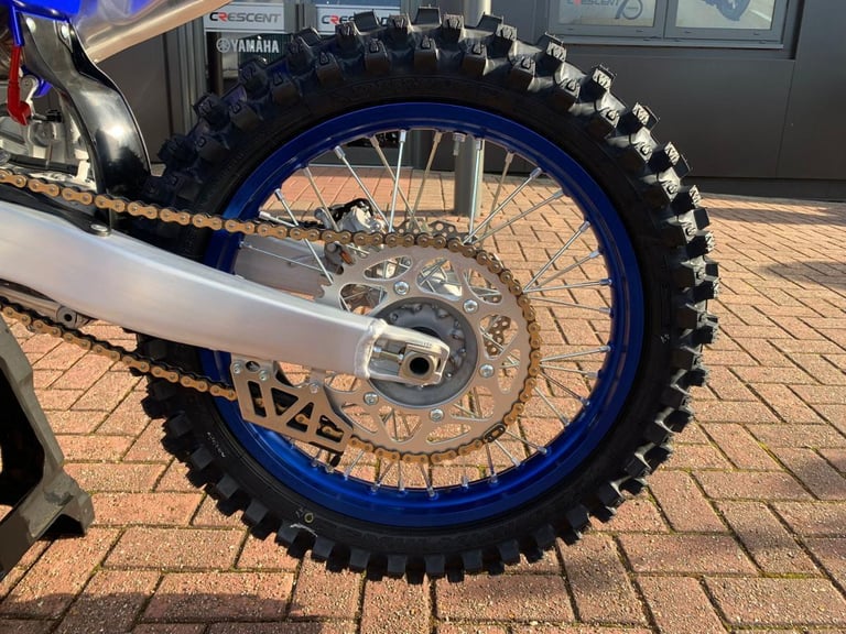 YAMAHA YZ450F / YZF450 2025 - BRAND NEW UK STOCK - SAVE 1800 AT CRESCENT YAMAHA
