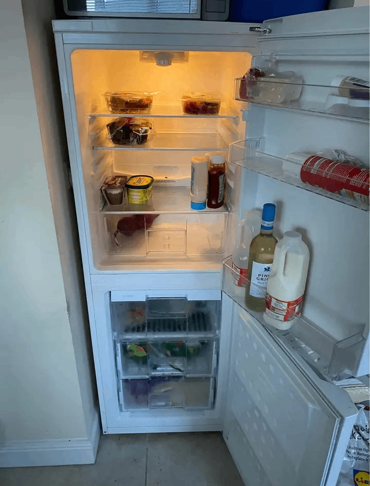 image for Beko white class a frost free fridge freezer+good working order+DELIVERY 