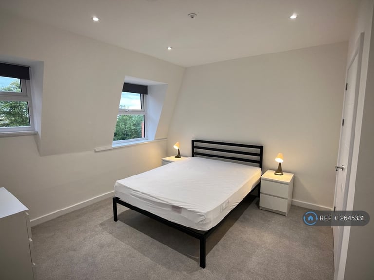 1 bedroom flat in Oriel House, Northampton, NN1 (1 bed) (#2645331)