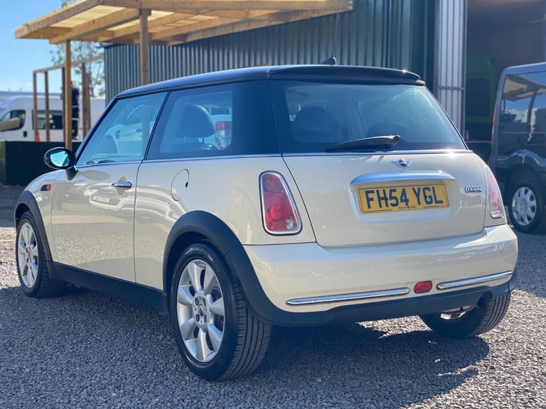 2005 MINI Hatch 1.6 Cooper Hatchback 3dr Petrol Manual Euro 4 (116 bhp) Hatchback Petrol Manual