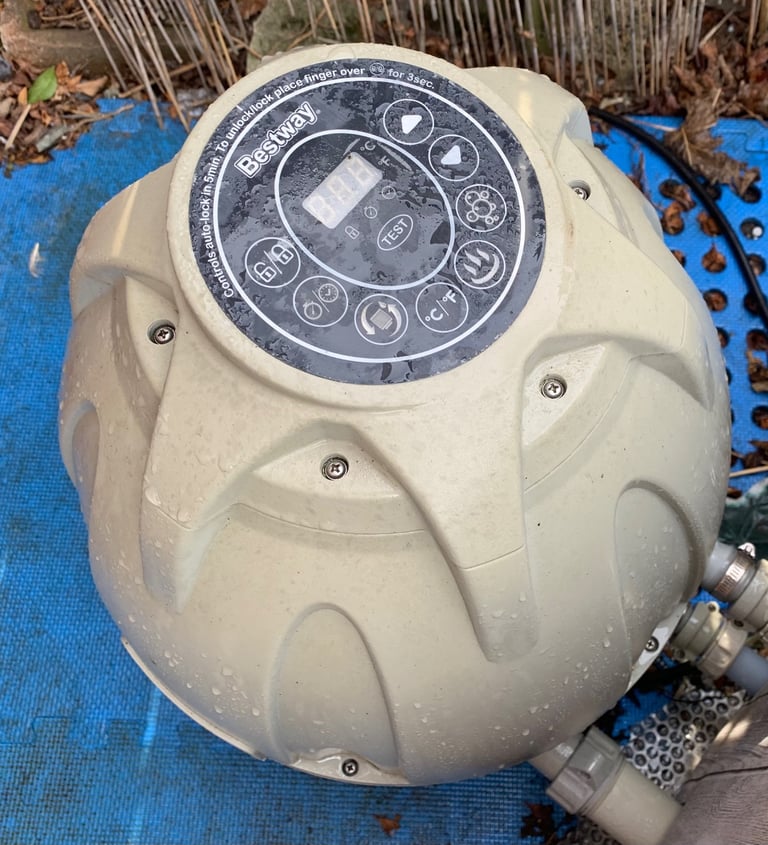 Lay z spa egg pump, showing error code EO5