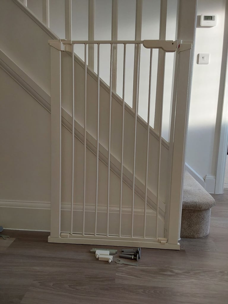 BABYDAN Dog gate white metal with spare extension fittings