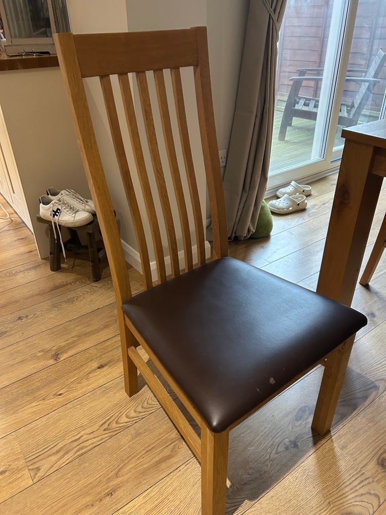 6 Wooden dining room chairs 