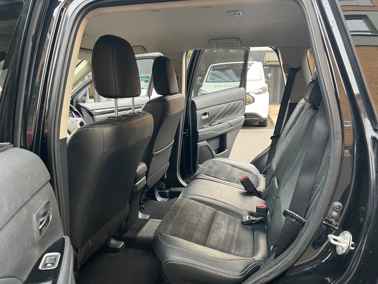 Mitsubishi, OUTLANDER, Estate, 2016, Other, 1998 (cc), 5 doors