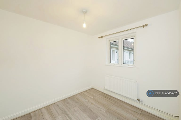 2 bedroom flat in Elton House, Bristol, BS2 (2 bed) (#2645967)
