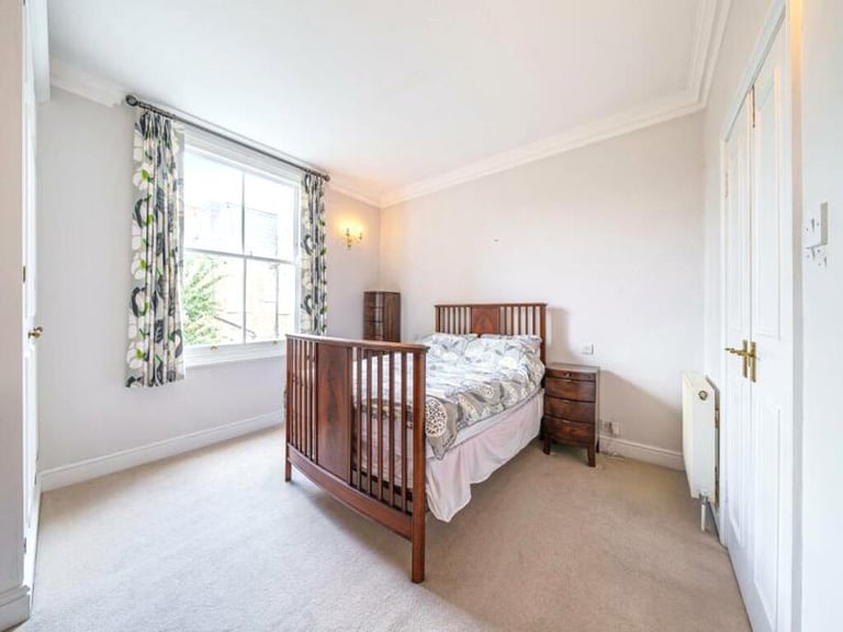 image for A cozy room in the vibrant area of Tooting Broadway!