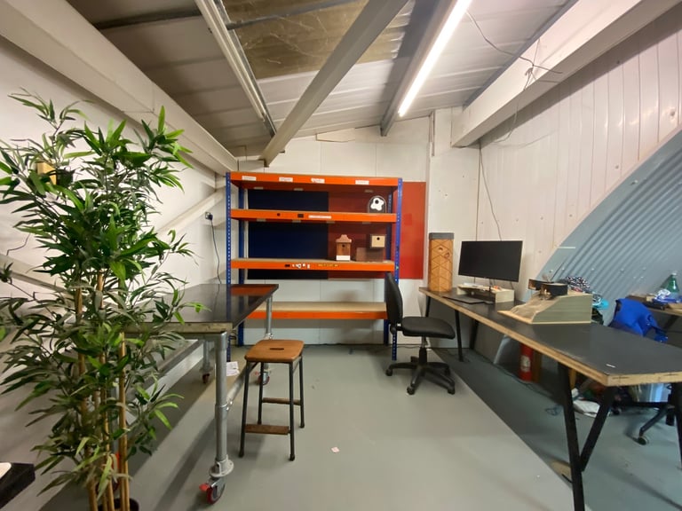 Desk Space / Office Space / Storage in Creative Workshop 