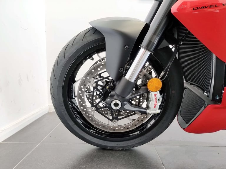 2025 Ducati Diavel V4 Red 700 Miles | £339 Dep & £339 pcm