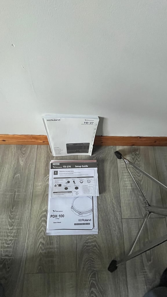 Roland TD-27KV Electronic Drum Kit – Excellent Condition, Includes Amp & Throne