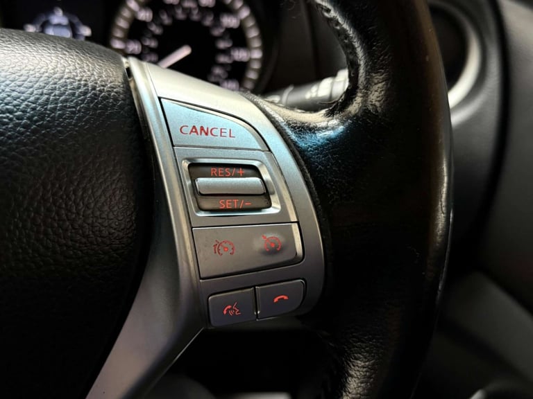 2018 Nissan Navara 2.3 dCi Off-Roader AT32 Auto 4WD Euro 6 4dr Pickup Diesel Automatic