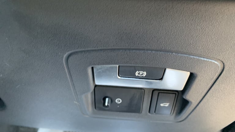 2018 Land Rover Range Rover Velar 2.0 D240 R-Dynamic SE SUV 5dr Diesel Auto 4WD Euro 6 (s/s) (240...