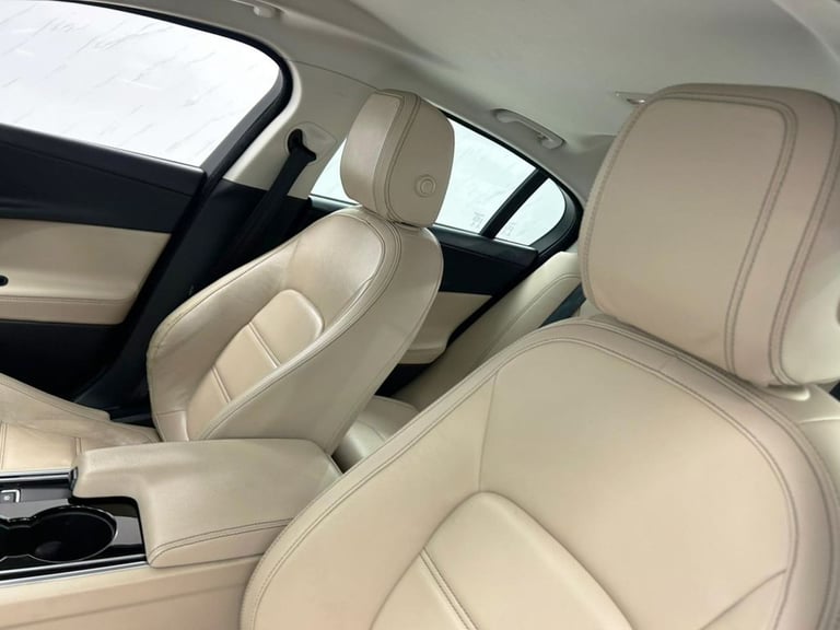 2016 Jaguar XE 2.0d Prestige Saloon 4dr Diesel Auto Euro 6 (s/s) (180 ps) F/S/H Saloon Diesel Aut...