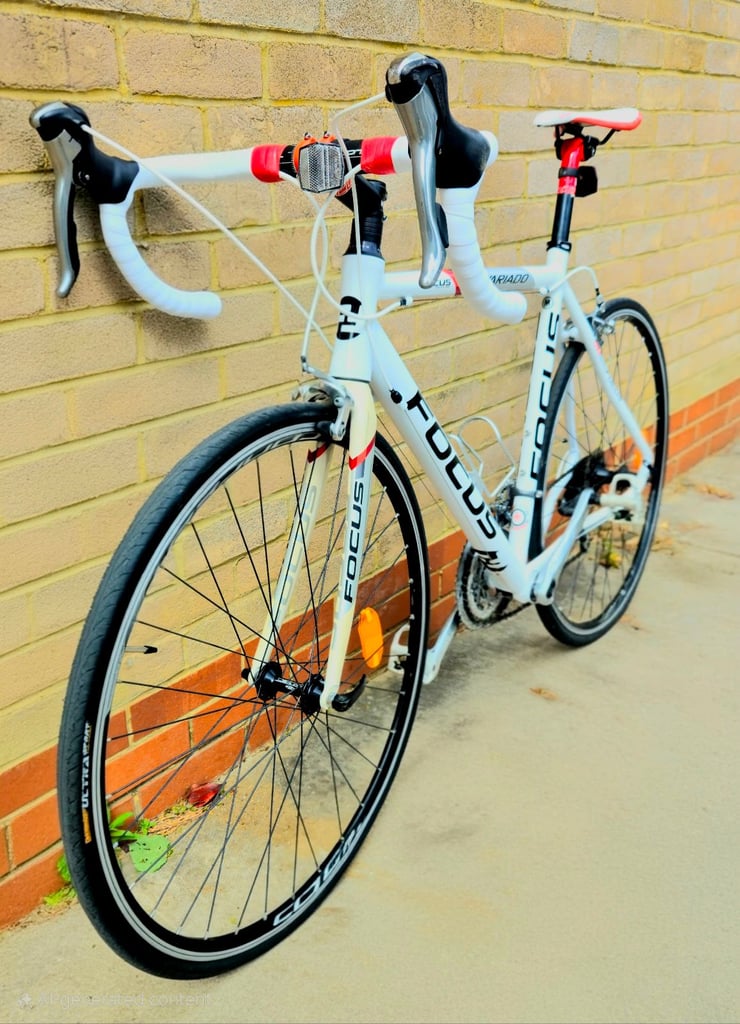 FOCUS VARIADO TIAGRA GROUPSET ROAD BIKE MD TO LG FRAME 