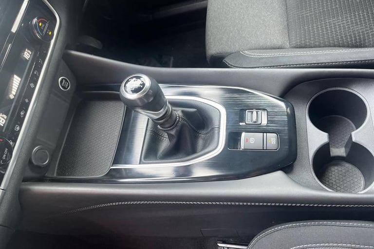 2021 Nissan Qashqai 1.3 DiG-T MH N-Connecta [Glass Roof] 5dr Manual Hatchback Petrol Manual