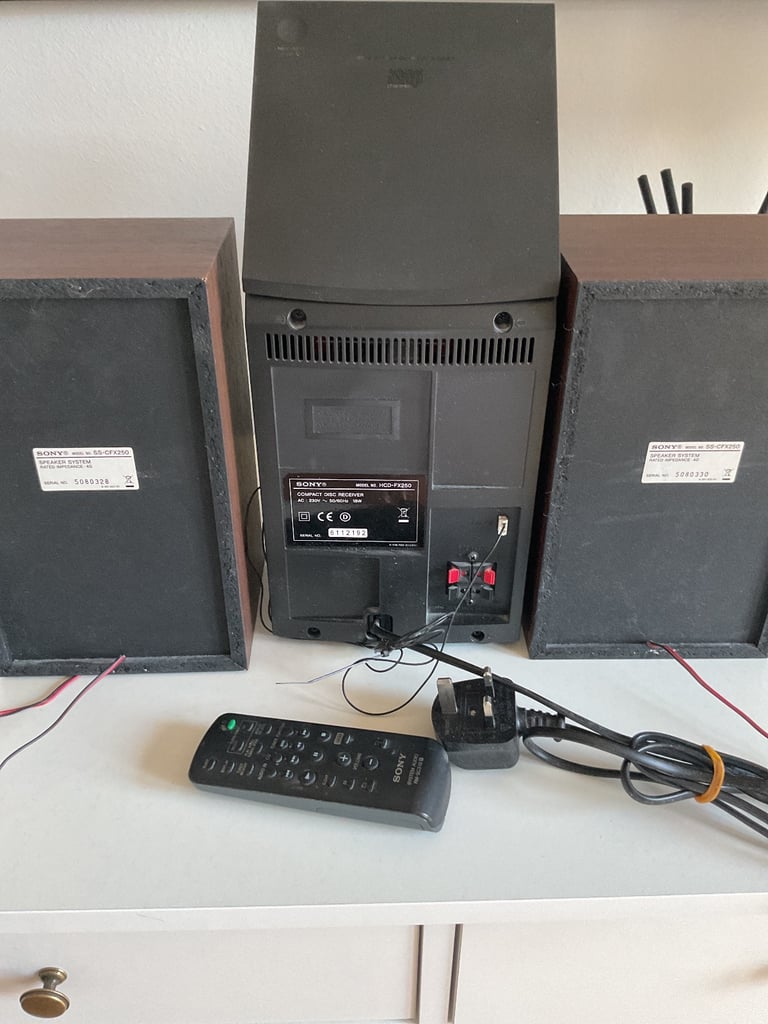 Sony CD player,DAB radio player with speakers 