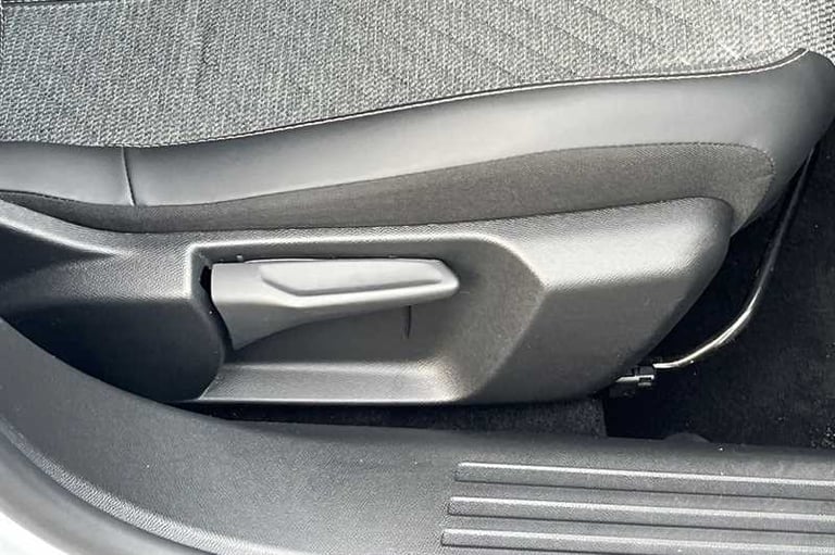 2024 Peugeot 2008 1.2 PureTech 130 Allure 5dr HATCHBACK PETROL Manual