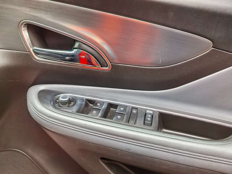 2015 Vauxhall Mokka 1.4 Mokka SE T Auto 5dr - Sunroof - Full Service History! SUV Petrol Automatic