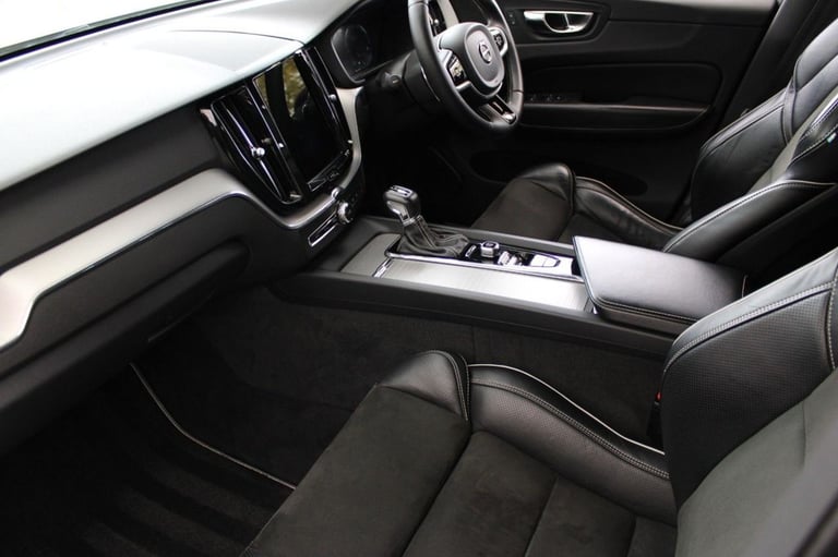 2018 Volvo XC60 2.0 D4 R DESIGN 5dr AWD Geartronic ESTATE DIESEL Automatic