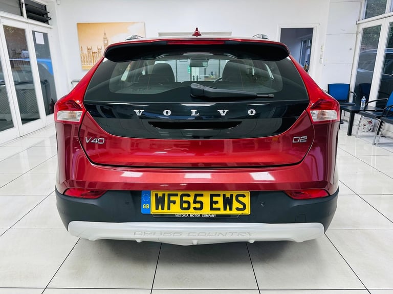 2015 Volvo V40 Cross Country 2.0 D2 Lux Auto Euro 6 (s/s) 5dr HATCHBACK Diesel Automatic