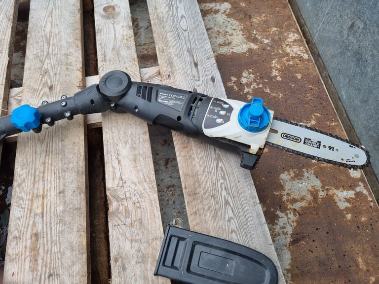 Extendable long reach pole saw