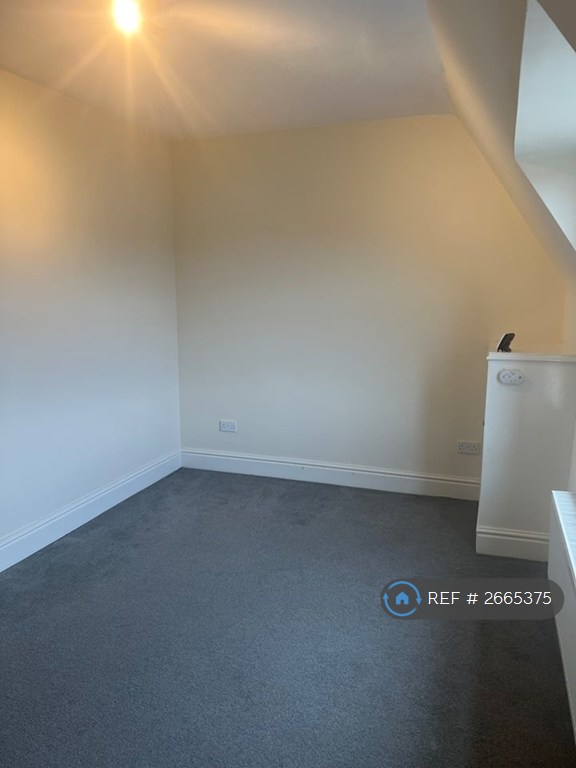 2 bedroom flat in Elmsley Road, Liverpool, L18 (2 bed) (#2665375)
