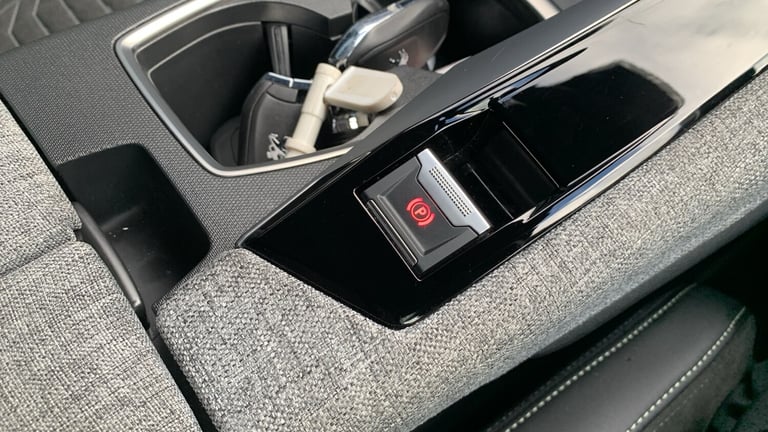 2024 Peugeot 3008 1.2 HYBRID GT SUV 5dr Petrol Hybrid e-DSC6 Euro 6 (s/s) (136 ps) SUV Hybrid Aut...