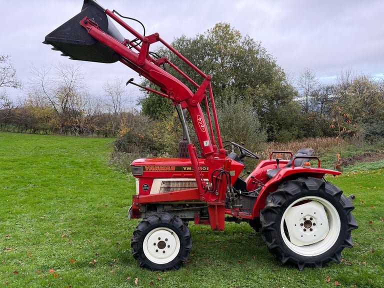 image for YANMAR YM2210BD 4WD TRACTOR WITH FRONT LOADER/ BUCKET ** WATCH VIDEO *** 22HP ** 1032 Hours