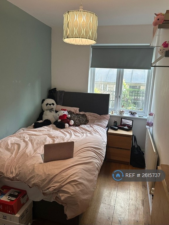 1 bedroom in St. Davids Square, London, E14 (#2615737)