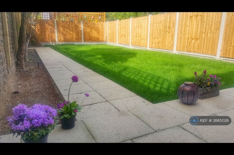 image for 2 bedroom flat in Fairthorn Road, London, SE7 (2 bed) (#2665026)