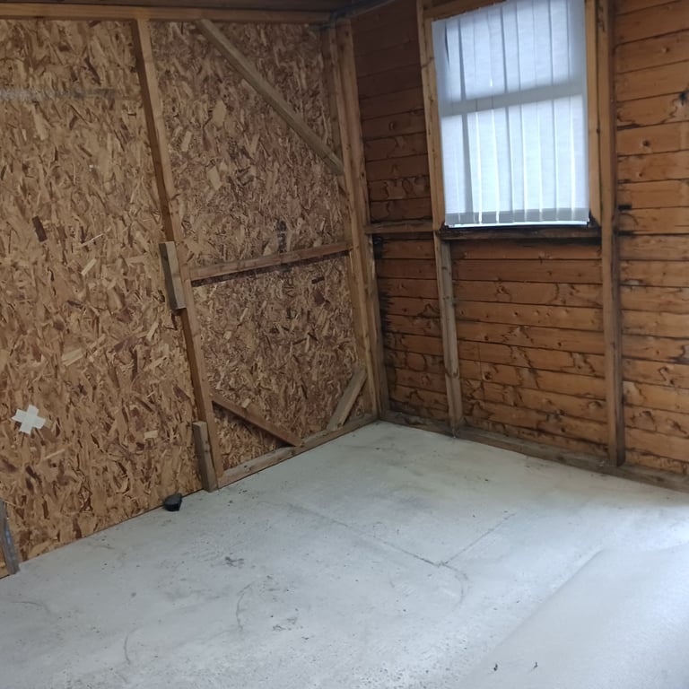 SELF STORAGE LOCKUP RURAL WISHAW SUTTON COLDFIELD HOUSE SMALL BUSINESS ETC PRIVATE 