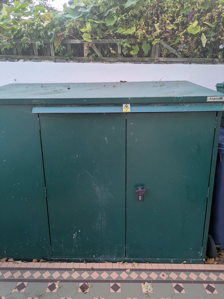 Asgard bike shed x 3 - police approved 