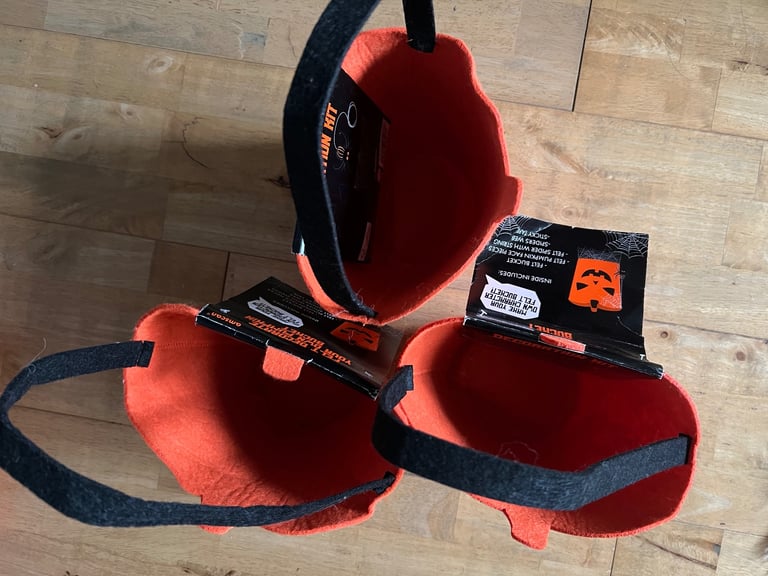 3 x Amscan decorate your own felt Hallowe’en pumpkin buckets