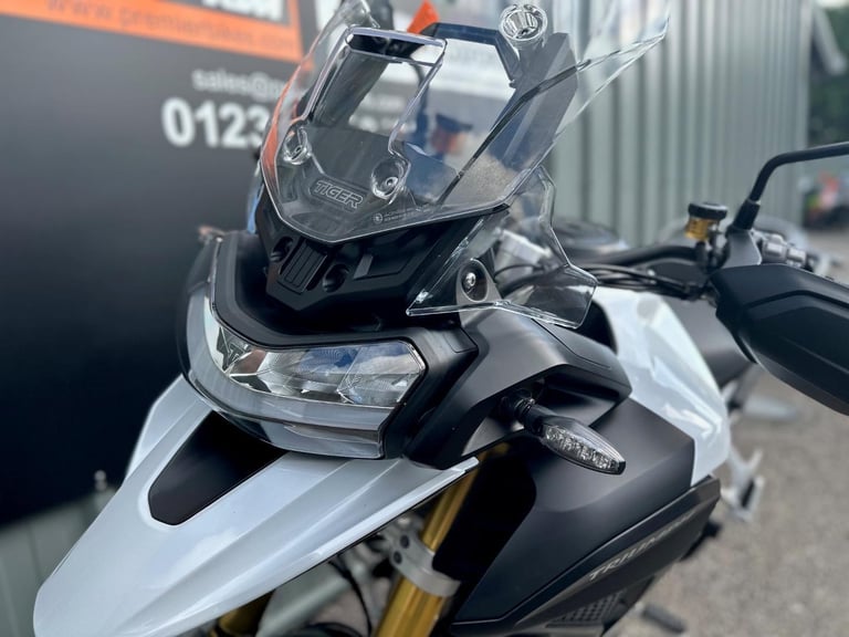 Triumph Tiger 1200 Rally Pro 2022/72 in White Motorcycle 
