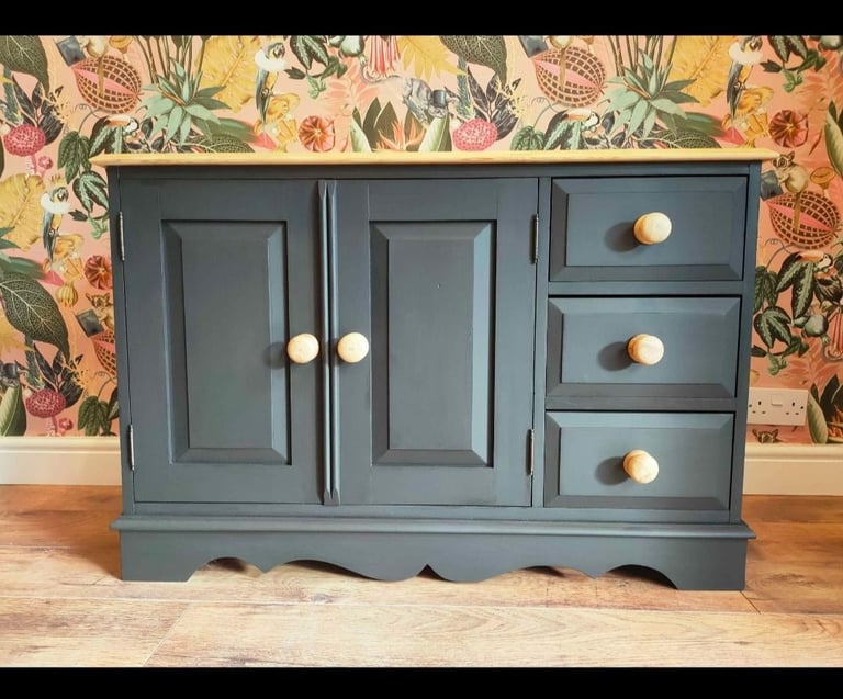 Sideboard / TV Cabinet
