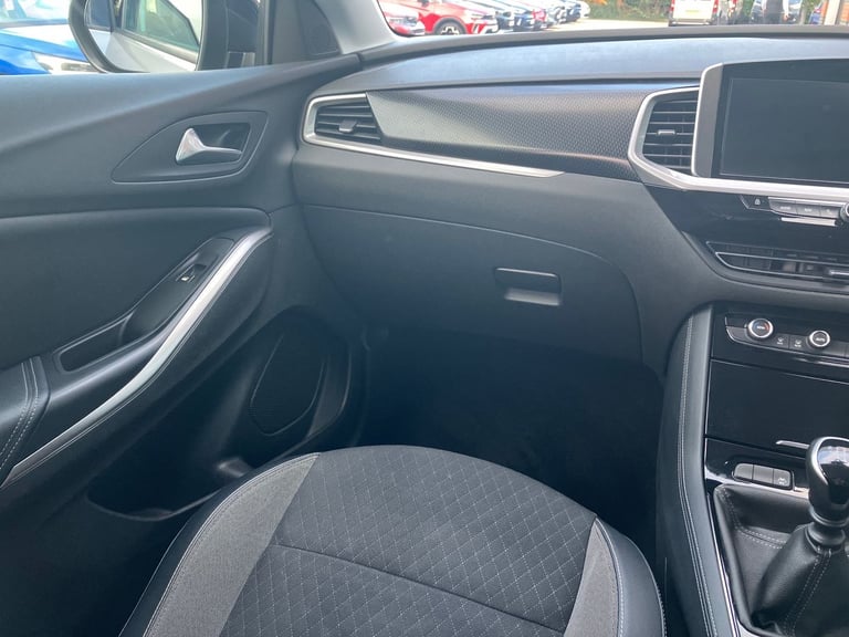 2022 Vauxhall Grandland 1.2 Turbo GS Line 5dr Hatchback PETROL Manual