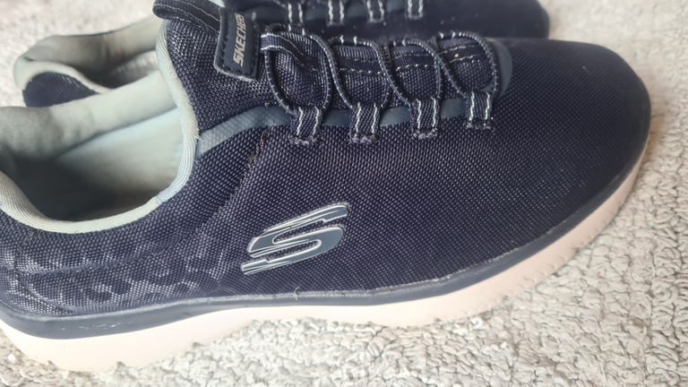 Skechers uk4 uber lightweight memory foam navy trainers, almost teo tone design 